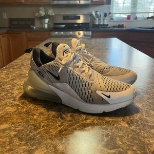 Nike Air Max 270 White Black Mens Size 9